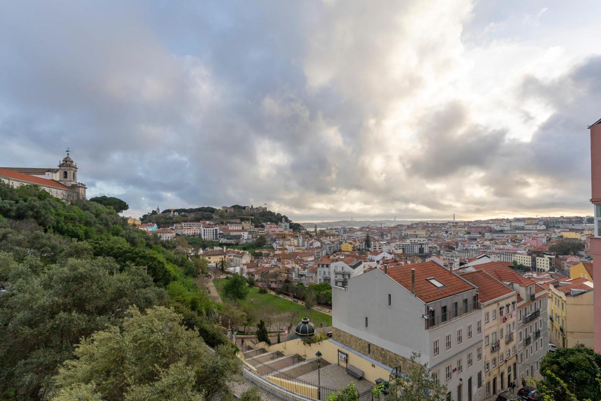 Appartement Magnificent flat with spectacular views in Graça à Lisboa Extérieur photo
